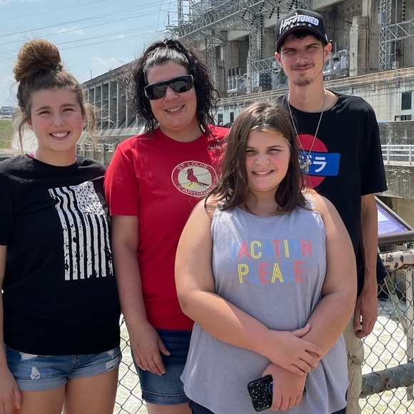 Meet your Posher, Lindsay - Picture 1 of 3